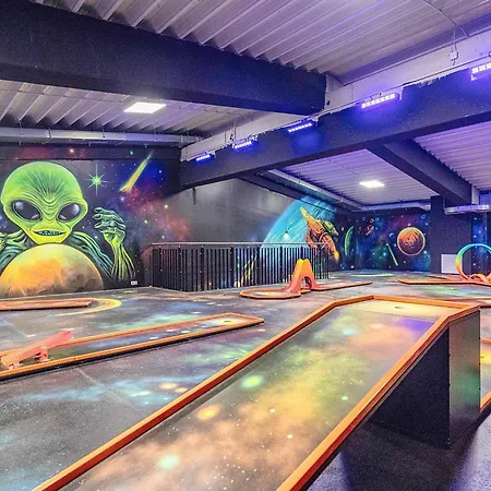 4 Star In 3 Διαμέρισμα